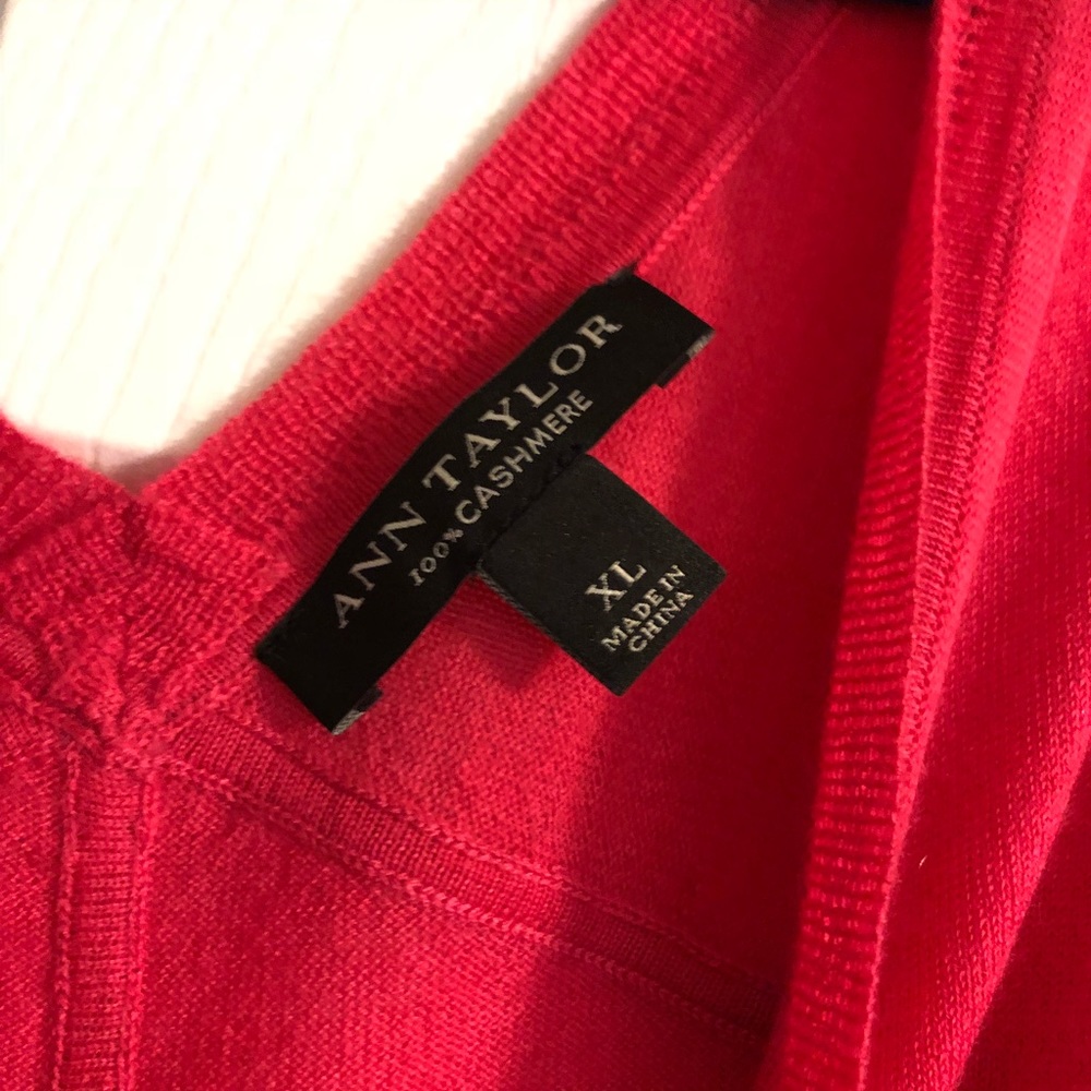 Ann Taylor 100% Cashmere deep V sweeter